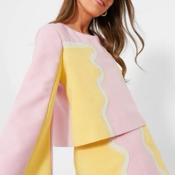 Tuckernuck Tops - NWT Tuckernuck Pink Textured Fabric‎ Pop of Peony Maxine Top Small